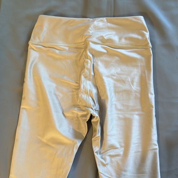 Noli liquid leggings in champagne. Size L - Picture 2 of 3